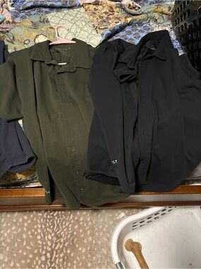 4 Bylt basics Men's Collared Button-Front Shirt - Olive Green & Black